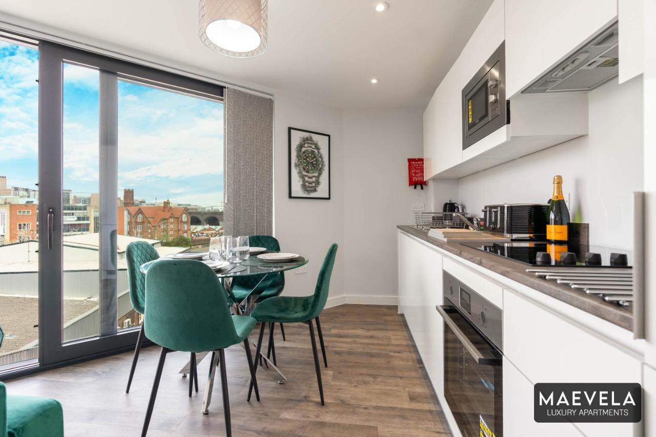 Maevela Apartments - Luxury Top Floor Penthouse - With Parking - 2 Bedroom New Build Apartment ✪ City Centre, Digbeth ✓ With Huge Patio Sliding Doors - City View - Rooftop Terrace - Ps4 & Smart Tv'S Birmingham Esterno foto