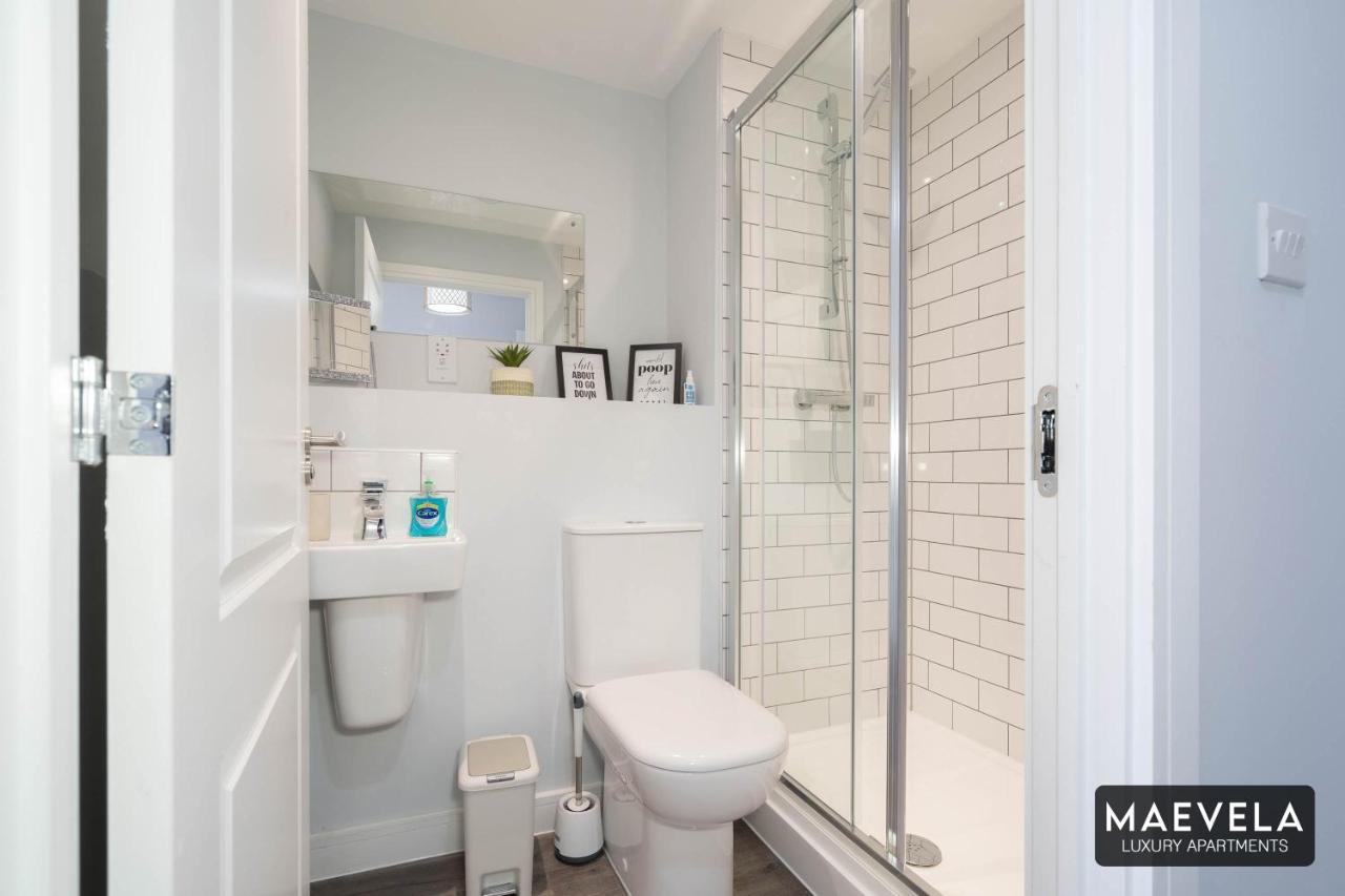 Maevela Apartments - Luxury Top Floor Penthouse - With Parking - 2 Bedroom New Build Apartment ✪ City Centre, Digbeth ✓ With Huge Patio Sliding Doors - City View - Rooftop Terrace - Ps4 & Smart Tv'S Birmingham Esterno foto