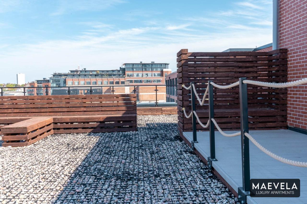 Maevela Apartments - Luxury Top Floor Penthouse - With Parking - 2 Bedroom New Build Apartment ✪ City Centre, Digbeth ✓ With Huge Patio Sliding Doors - City View - Rooftop Terrace - Ps4 & Smart Tv'S Birmingham Esterno foto